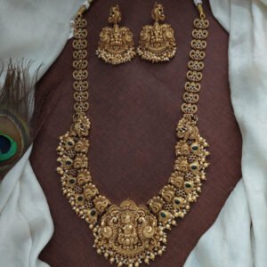 Kolhapuri Thushi necklace White Pearl Saaj Thushi Mangalsutra Pendant Locket Necklace Set Jewellery